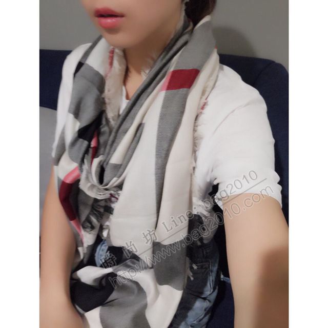 Burberry圍巾 正裝系列 巴寶莉進口絲羊絨格子長圍巾  llwj6471